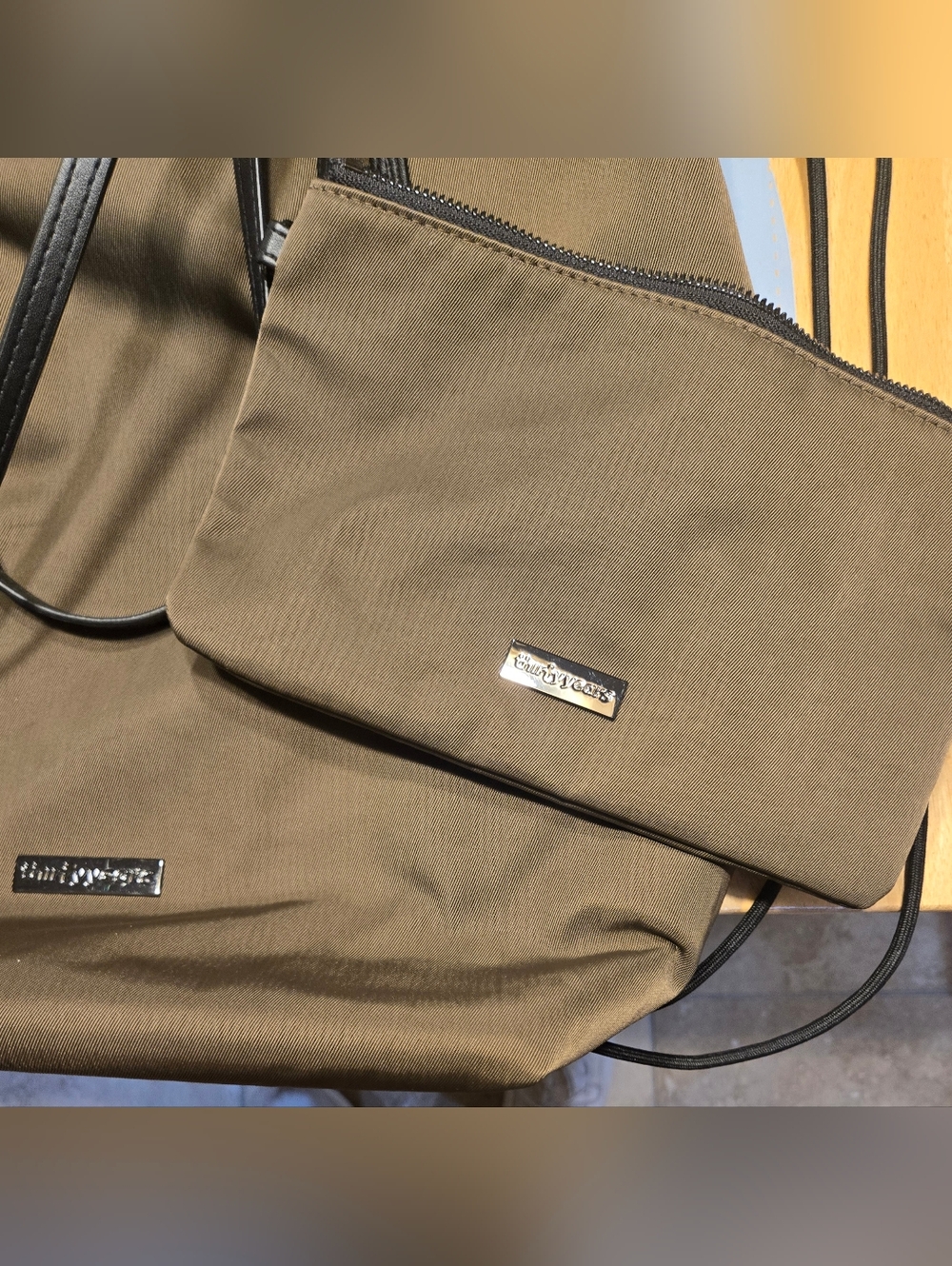 Thirty Years - Rove Shoulder Bag - Teak - Picture 12 of 15